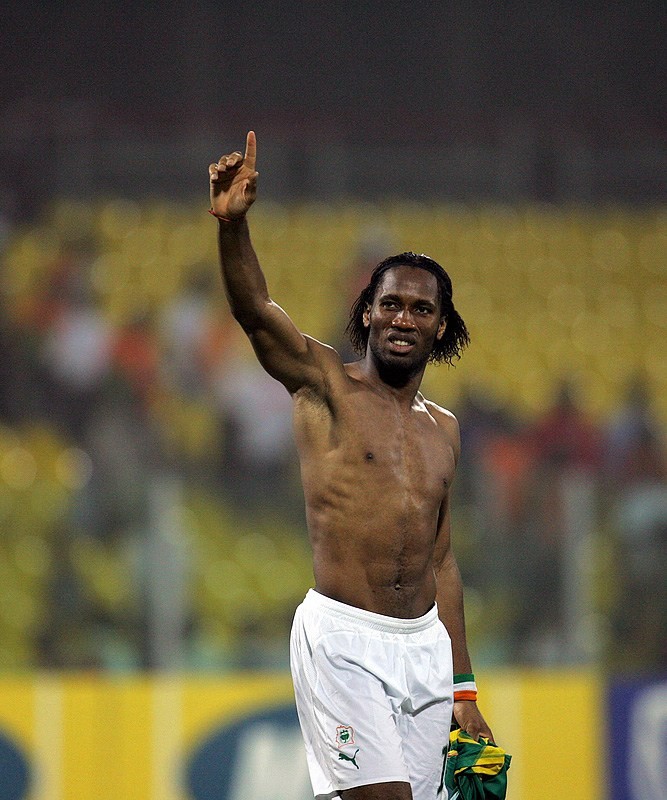 Drogba ăn mừng trong chiến thắng 3-0 trước Mali tại CAN 2008